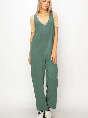 Scoop Neck Wide-Leg Jumpsuit in Forest Green